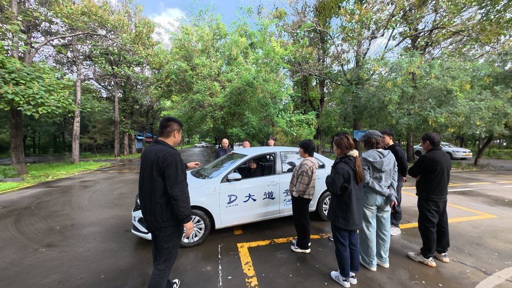 学员上车练习